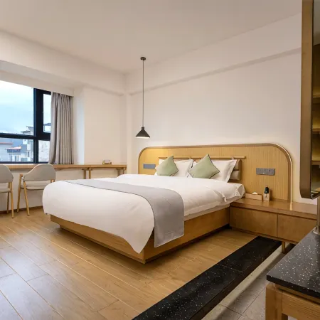 Shanshui Garden Hotel (Zhaoping Government Affairs Center)