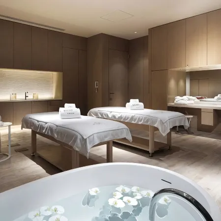 Envoy Hotel