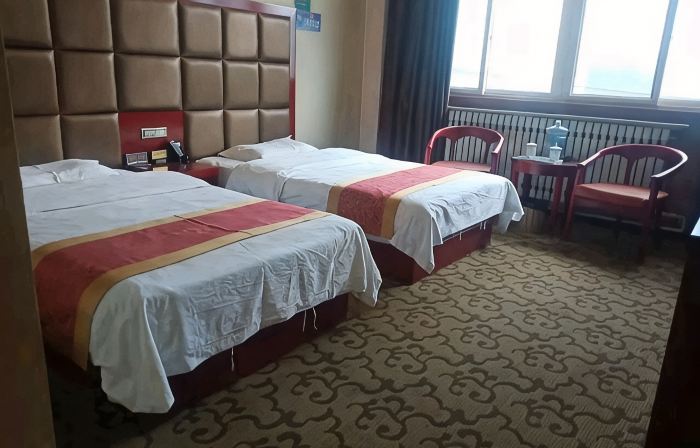 Huangling Yaheng Business Hotel (South Building)