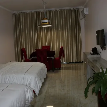 Linxiang Huating Business Hotel