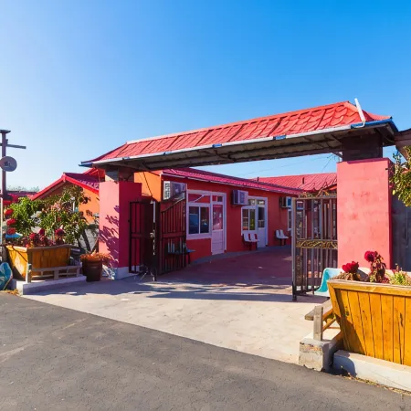 Panjin Wenshun Homestay (Red Beach)