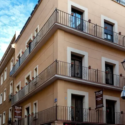 THC Tirso Molina Hostel โรงแรมใกล้ตลาดเอลราสโตร