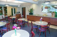 Best Western Plus Park Place Inn  Suites - Parkplatz