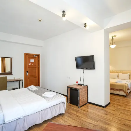 Betsy's Hotel