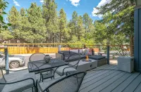Spacious Studio, Large Deck w/ Firepit, couch and seating; Huge shower