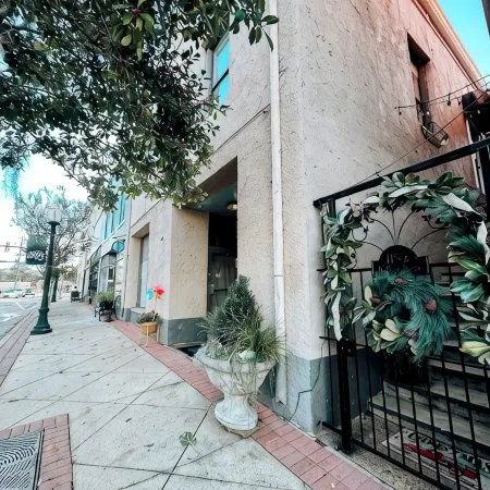 The Loft @ Studio115 a Charming Stay, Sleeps 6, in Downtown Bainbridge, GA