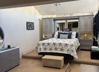 Charming 2-bedroom, 1.5-bath condo located on the intercoastal waterway