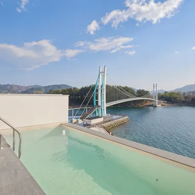Geoje The Shine Pool Villa 鄰近大谷村会馆的酒店