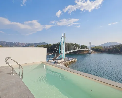 Geoje The Shine Pool Villa Hotels near Maengjongjuk Theme Park