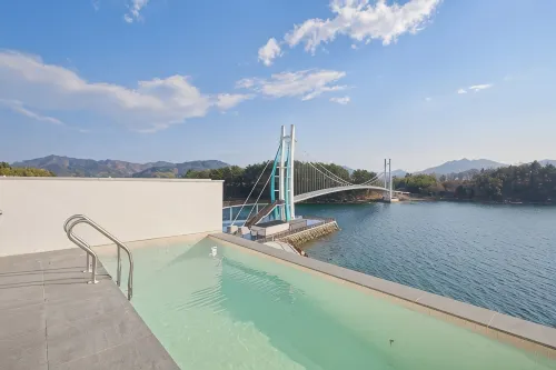 Geoje The Shine Pool Villa - Boutique
