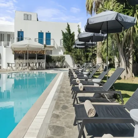 Polos Hotel Paros