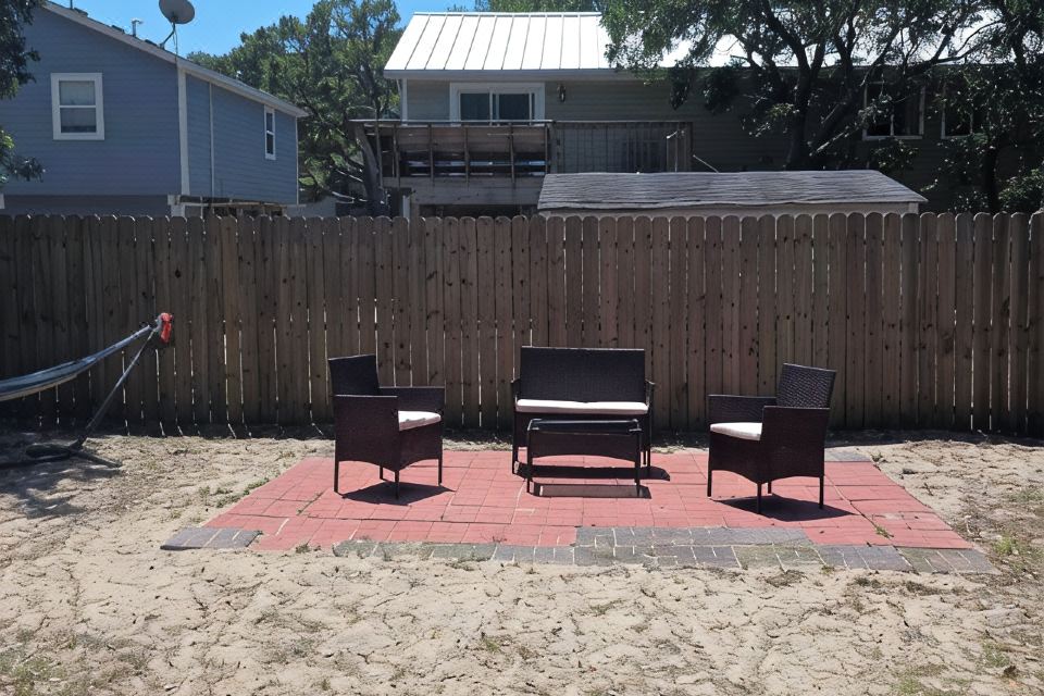 Photo 3 of 6