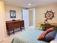 Spacious family-friendly rural apt with huge yard. 15 min between beaches & town - 2-Star