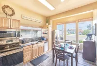 Gone Coastal: A Beautifully Spacious Getaway in the Heart of Downtown Long Beach