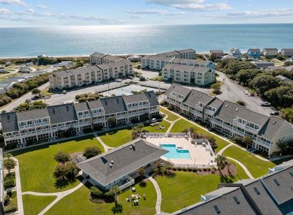 Beautifully updated condo with serene ocean view and close to dining and shops.