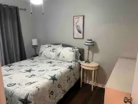 Perfect 2/1 beach duplex apartment in the heart of STA beach - Wifi