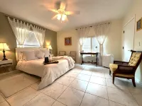 Magical Suite:  Pool, Sauna, AC, Wi-Fi and More in Awesome Quite Venice-Florida - Apartments