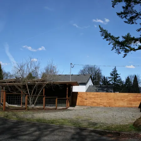 Hilltop Hideaway, cozy forest retreat, Portland