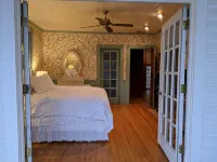 Southern charm Riverside - balcony