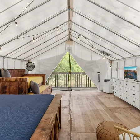 Furnished Glamping Tent/King Bed/Access to the Red River - Hallowed Horse - #2