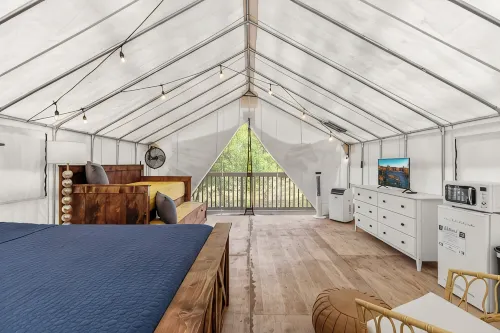 Furnished Glamping Tent/King Bed/Access to the Red River - Hallowed Horse - #2