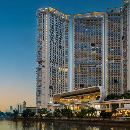 Novotel Suites Manila at Acqua