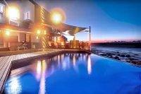 185 on Beach Boutique Suites - Infinity Pools