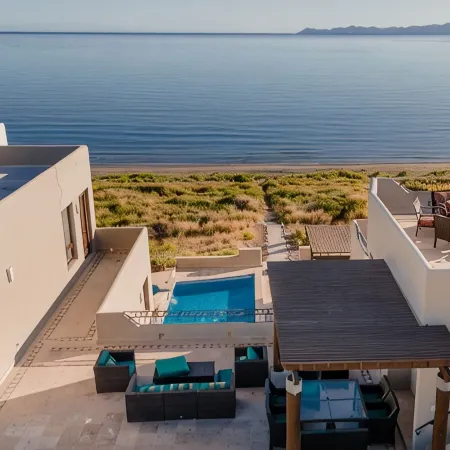 Large Luxury Beachfront Villa with Pool, Paddleboards, Golf Carts- Family Ready!