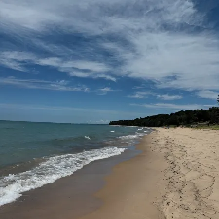 Oak Dunes - Walk to the beach from this Cozy home