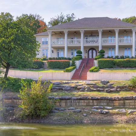7,000 Sqft At 'The Columns' Estate In South Tulsa