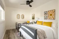 The Glenn; Mid-century home with hot tub, fire pit, bicycles & more - Boutique