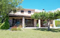 Superb comfortable and spacious villa with beautiful pool, Gard Provencal -  Ferienhäuser