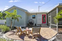 Boho Chic~ A perfect family vacation home, minutes from Sanibel Island - Bungalows