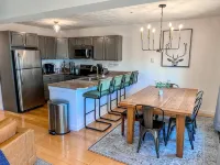 Cozy Renovated Summit Condo – 5-Min Walk to Slopes, Deer Views! - 3-Star