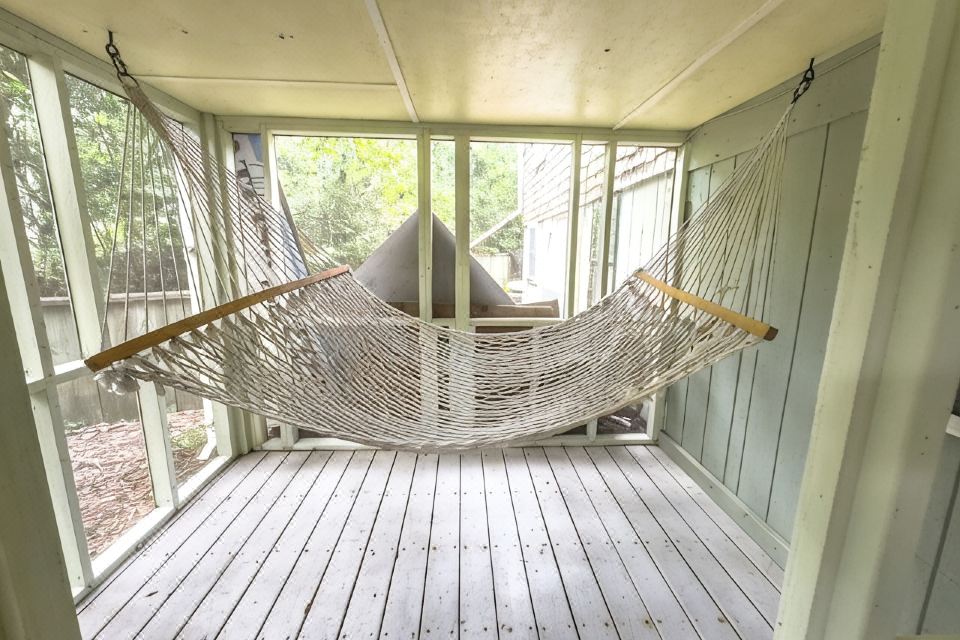 Photo 4 of 6