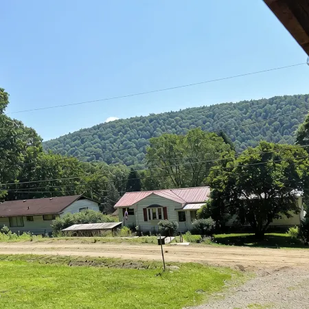 Eagle's Peak Cozy Cabin