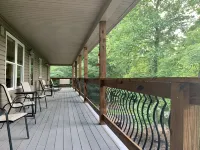 SHADE MOUNTAIN RETREAT ★ CEDAR BARREL SAUNA & HOT TUB!! ★ 28 ACRES ★ SLEEPS 20 - Homestays