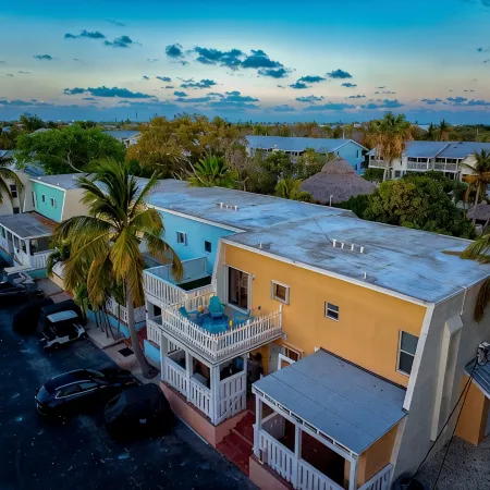Summer Special! 5 Star Resort w/ Lagoon Pool Tennis GolfCart Kayaks Amenities