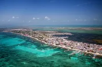 Casual & Comfortable Belize Beach House: Private Pool, Dock, & Secluded Privacy - Homestays