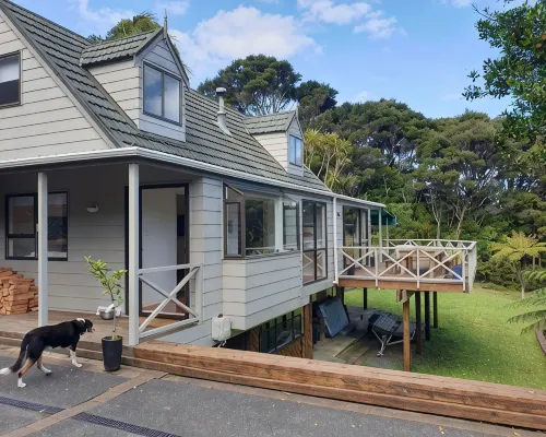 Absolute Waterfront Retreat Hotels in Opua