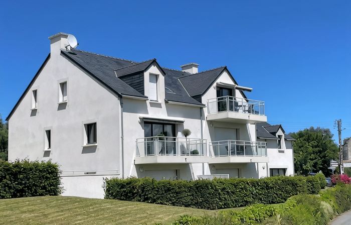 South-Facing Sea View Apartment in Carantec