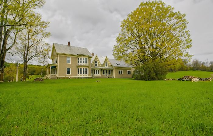 5 miles to Okemo/Ludlow, 25 Acre Playground, Great Ski or Summer Rental