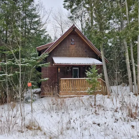 Aspen Chalet- overlooks Brickyard Creek in Bayfield