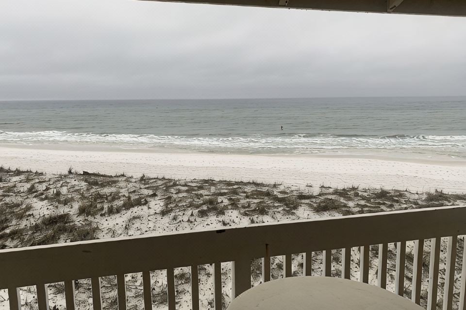 Photo 5 of 6