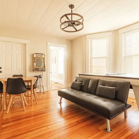 Spacious 3BR - Walk to Downtown Salem, Game Room!<br>