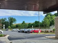 Holiday Inn Express WHITE MARSH by IHG - parking