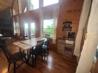 Enjoy the mountain view @ Panoramic Point a modern cabin w/Hot Tub+Wifi+Gameroom - Chalets