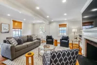 Historic 3 Bedroom Downtown Annapolis Townhome - บังกะโล