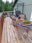 Stunning 3 bedroom/2bath with huge deck! - Homestays
