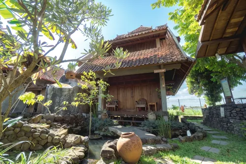 Tembi Historical Home - Pools